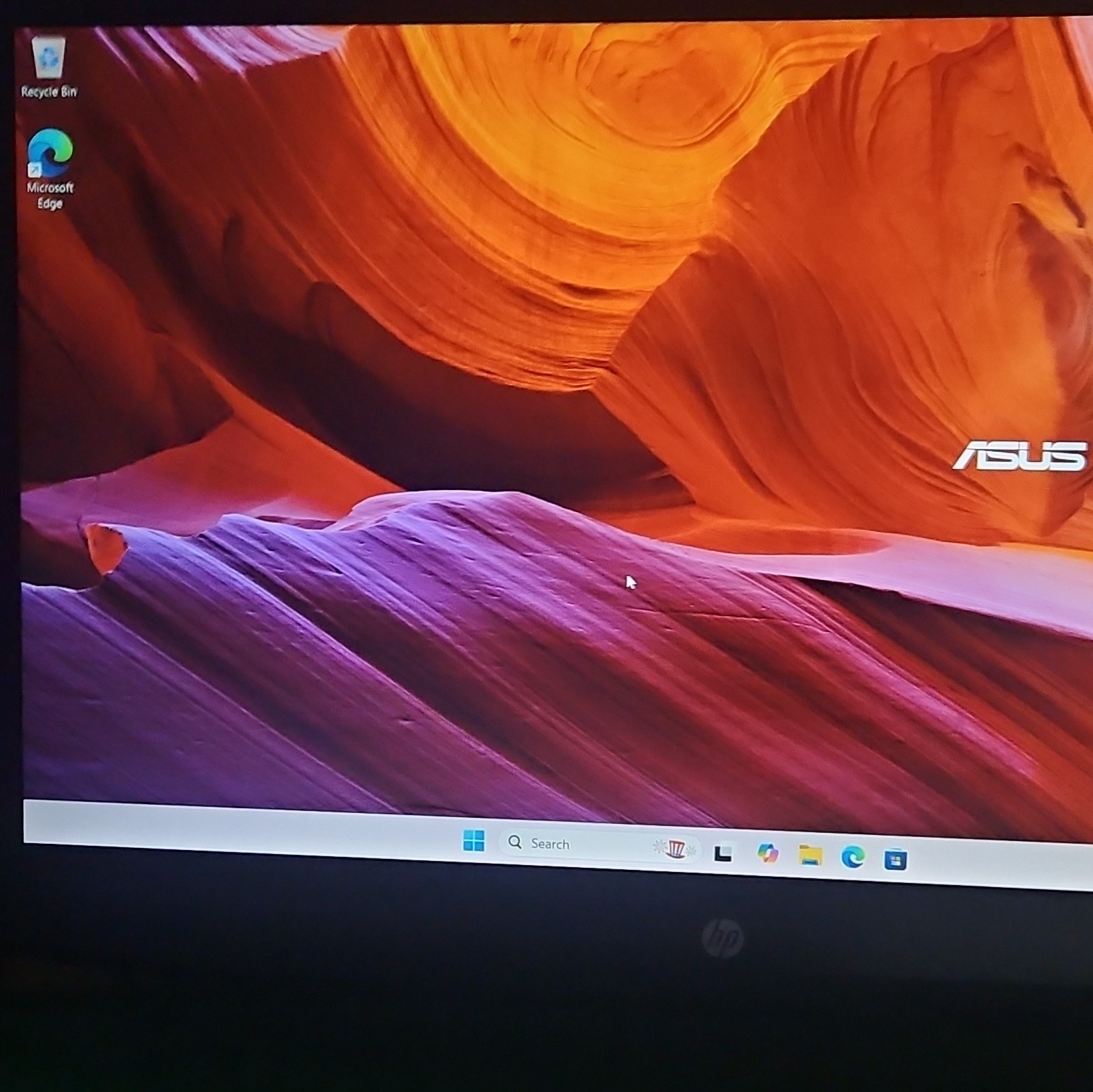 HP PavilionGaming 15.6″ FHD i5 8thGen 8GB 1TBGTX 1050 Win 11 Will Need A Update