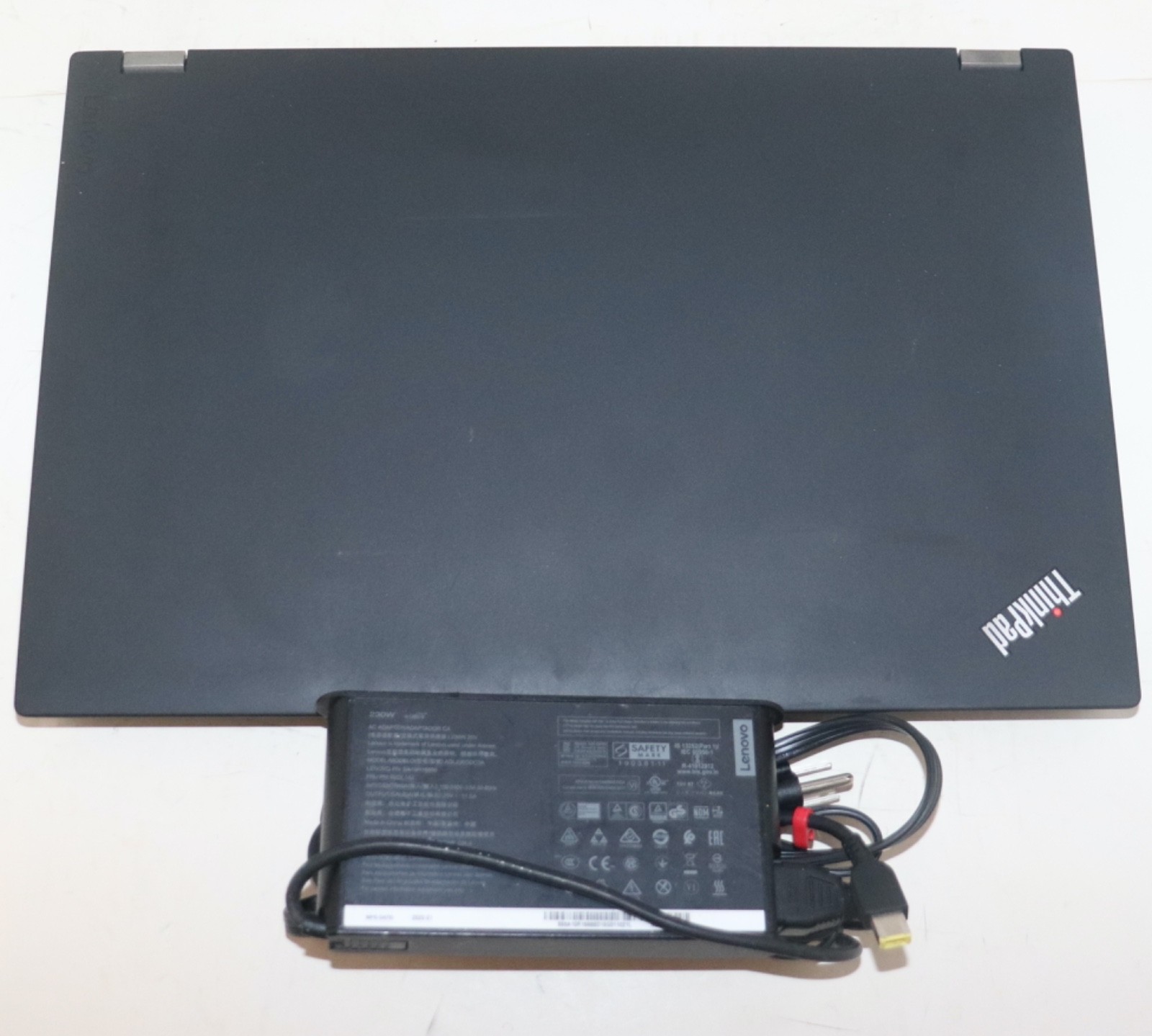 Lenovo ThinkPad P71|Intel core i7@2.80 GHz|32GB RAM |256GB SSD|WIN10.Prof|NVIDIA