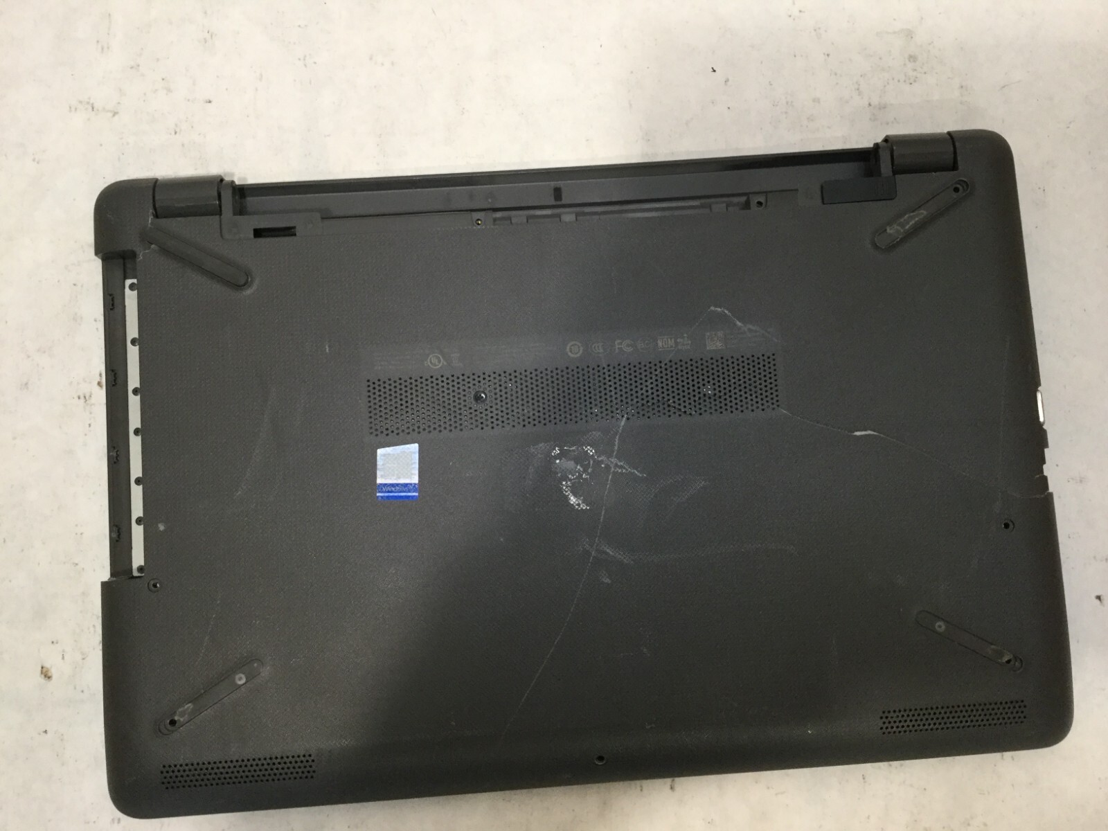 HP 255 G6 / AMD A6-9220 R4 5 CC. 2C+3G @ 2.50GHz/ (MISSING PARTS!) -MR