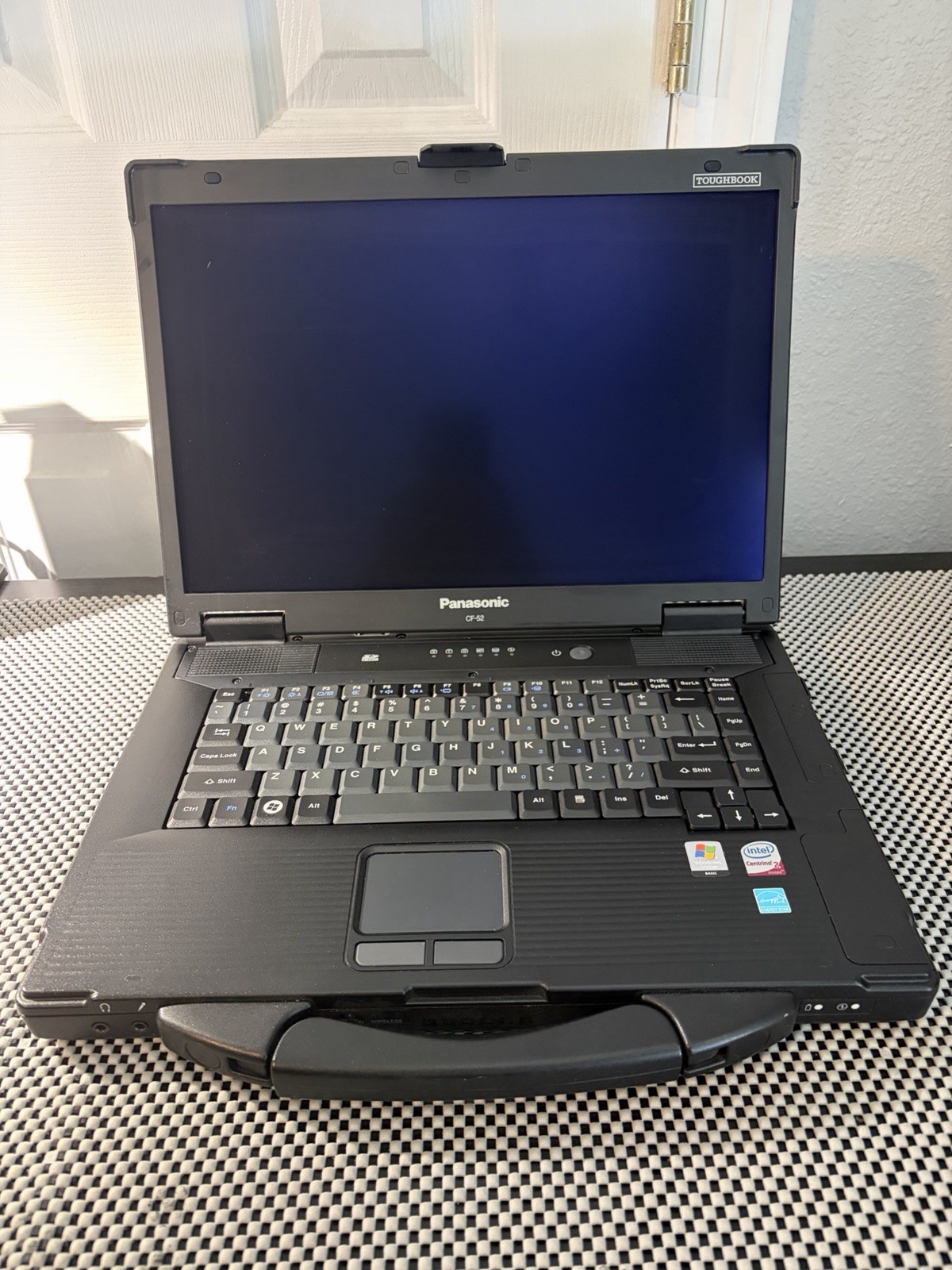 Panasonic Toughbook CF-52 Core 2 Duo P8400 2.26GHz 4GB 250GB SSD LTE WINDOWS 10P