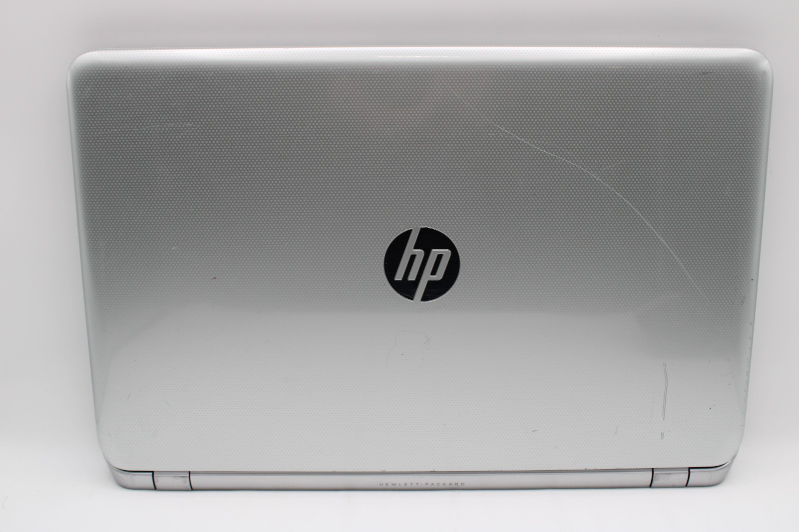 HP 15-n211dx _ AMD A-8 @ 2.4 GHz + Radeon _ 4GB RAM _ No SSD _ No OS