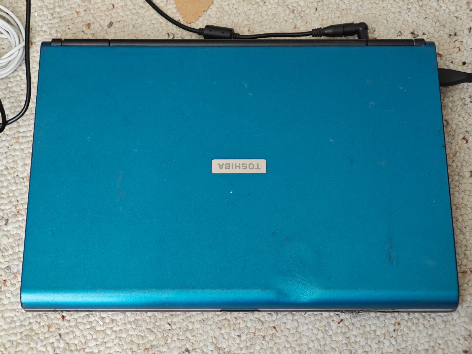 Toshiba Satellite m50-mx5 – 100GB HDD, 512MB RAM, Intel Pentium M, Win XP