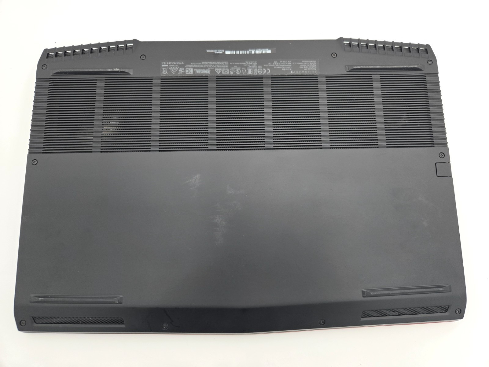 Alienware M17 17.3″ UHD | i9-8950HK | 32GB | 1TB SSD | RTX 2080 Max-Q | READ
