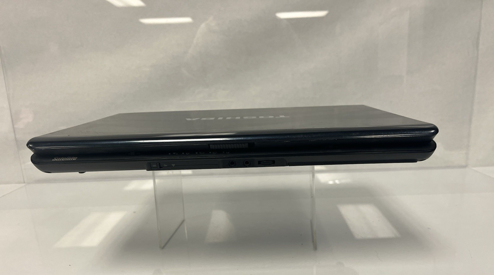 Toshiba Satellite L305-S5955 Intel Celeron CPU 900 2.20GHz 2GB Ram 160GB HDD