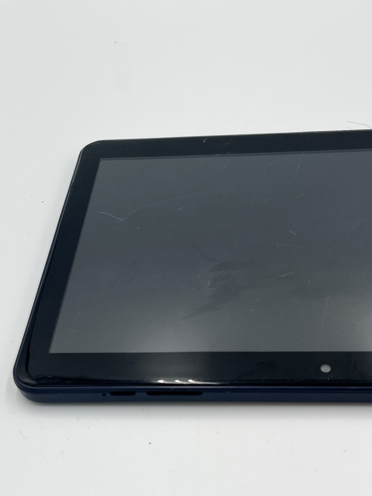 Onn 10.1″ Tablet 32GB of storage, 2GB of RAM, and a 1280 x 800 res Display Blue