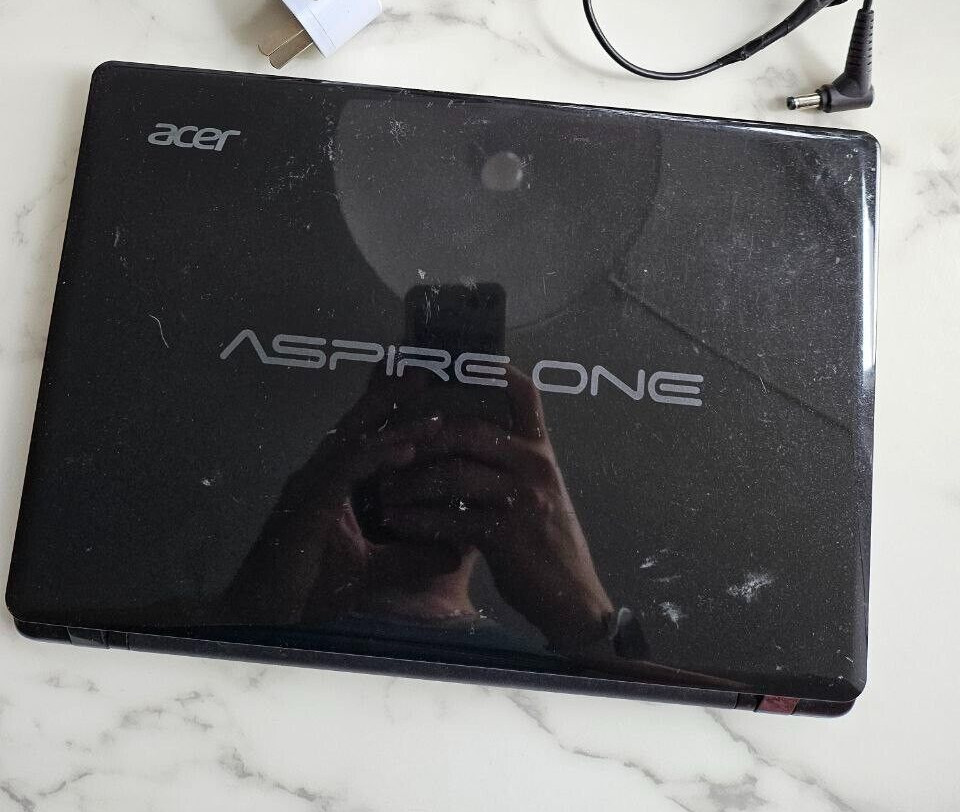 Acer Aspire One AO725 11.6″ NOT WORKING Laptop Netbook 8GB RAM/281 GB HDD WIND 7