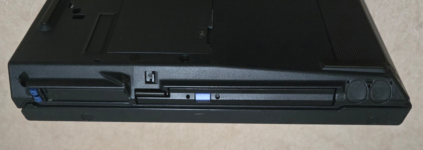 IBM ThinkPad A21m Laptop Win 95 & Win2000 Dual Boot, Serial Port, Works Great