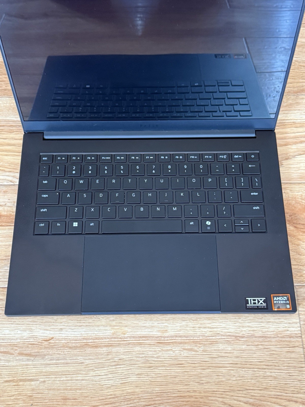 Razer Blade 14 2025 14″ AMD Ryzen AI 9 365 16GB DDR5 1TB SSD RTX 5060 -Open Box