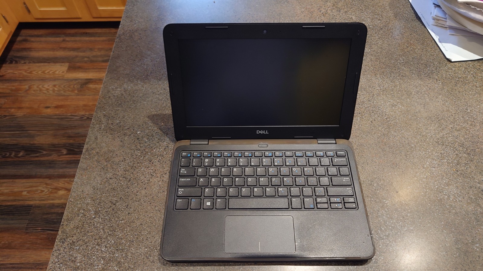 Dell Latitude 3190 Windows 11 – Laptop 2-in-1 / 120GB / 4GB DDR4 / INTEL 1.1GHZ
