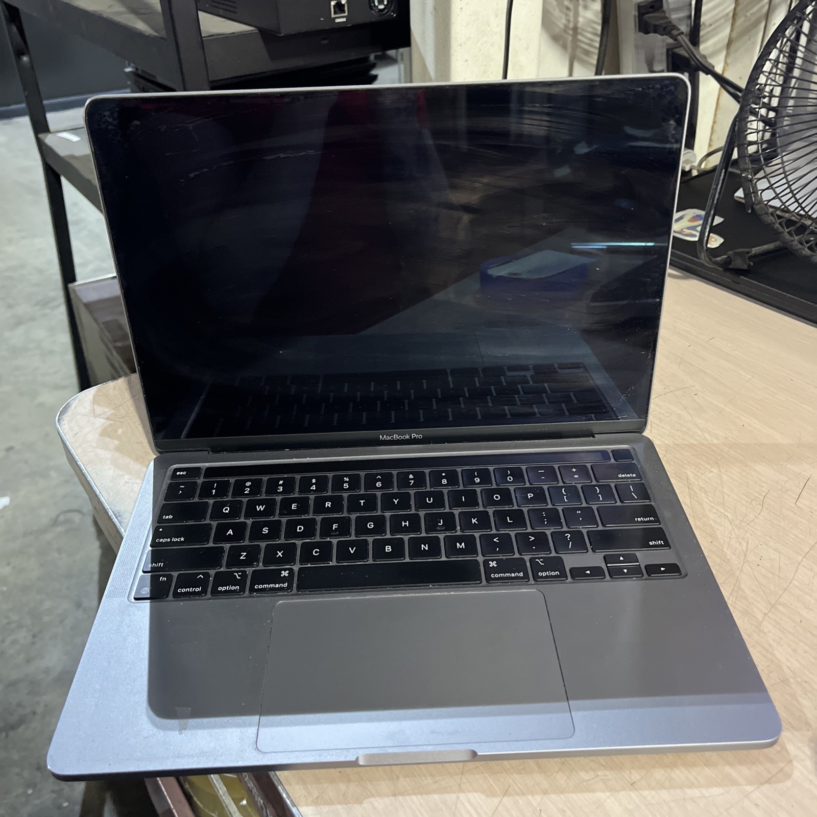 APPLE MACBOOK PRO “M1″ 8 CPU/8 GPU 13” 3.2GHZ 8GB RAM 256SSD