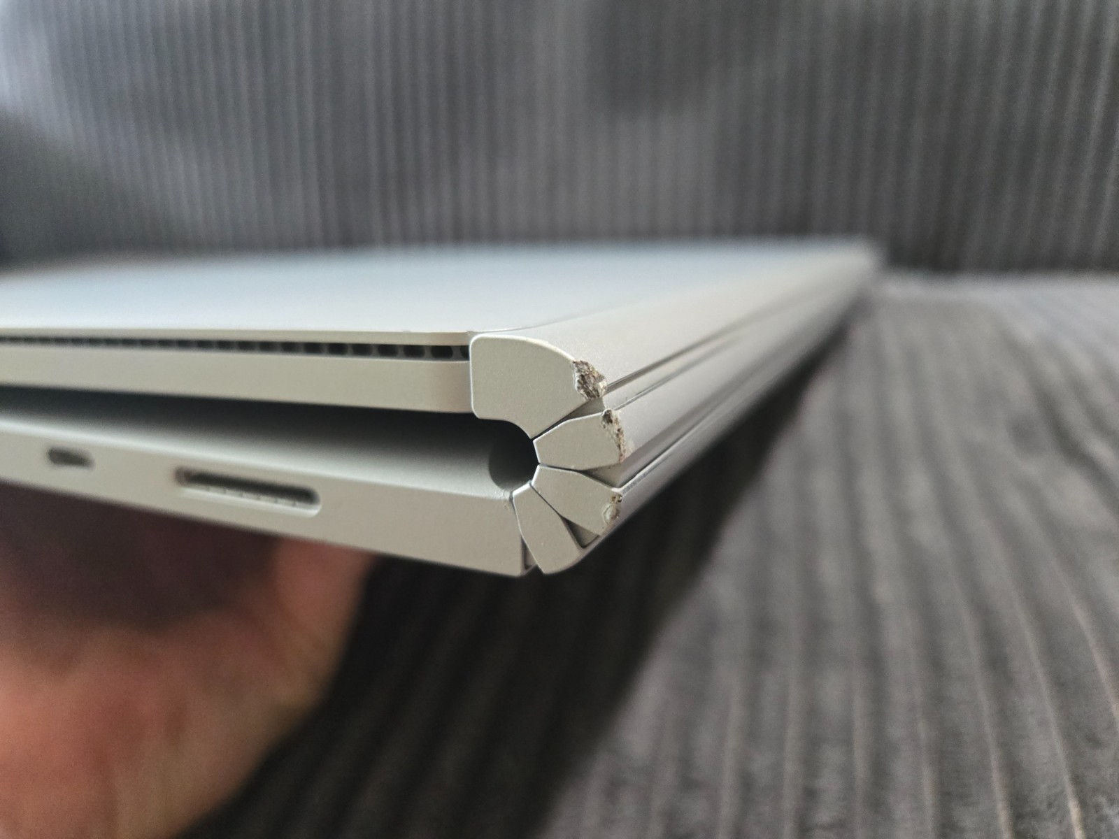 Microsoft Surface Book 3 15″ (256GB SSD, Intel i7-1065G7 GTX 1660 Ti 16GB RAM)