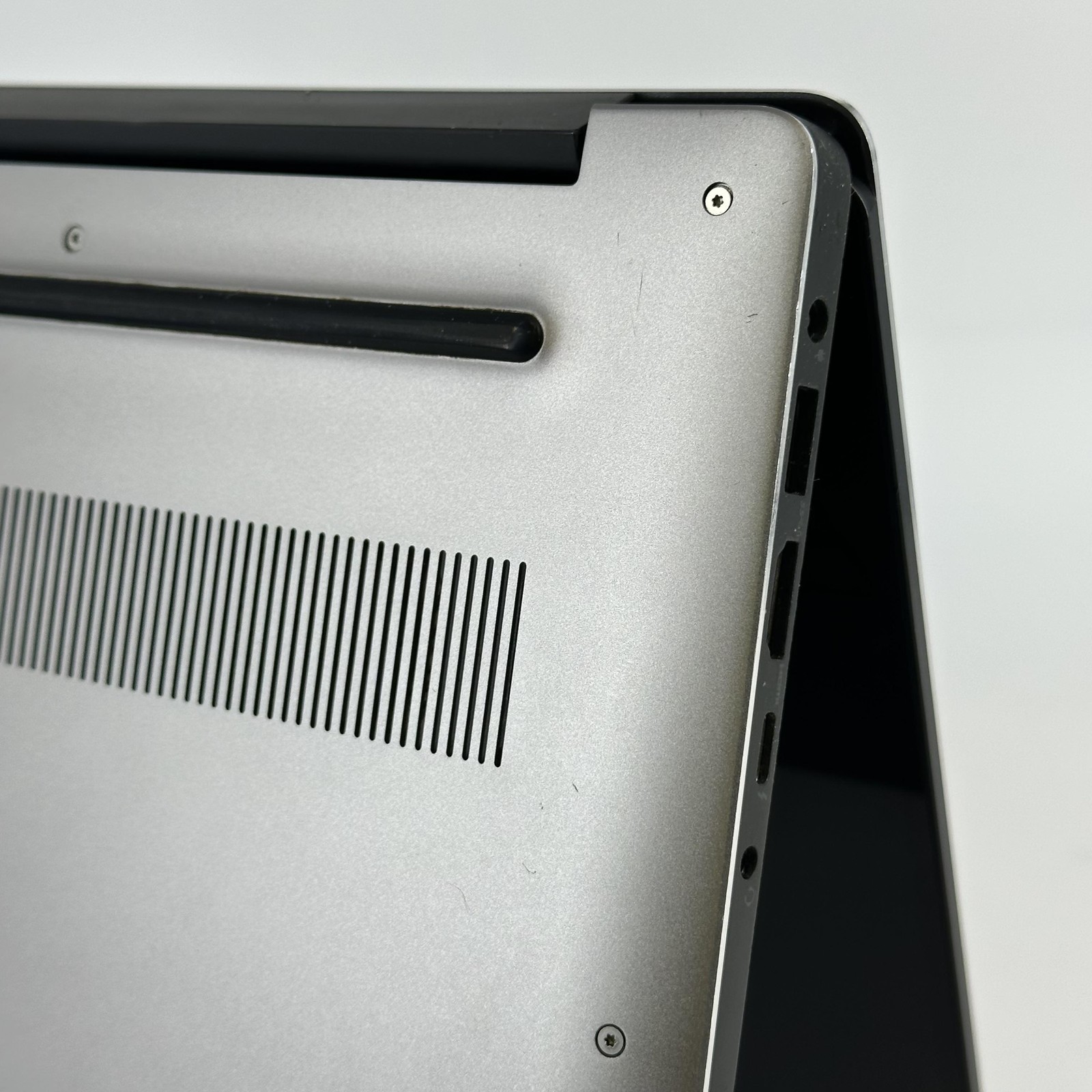 Dell XPS 15 9550 4K TOUCH i7-6700HQ 2.60GHz 32GB 1TB SSD GTX 960M – Bad Battery