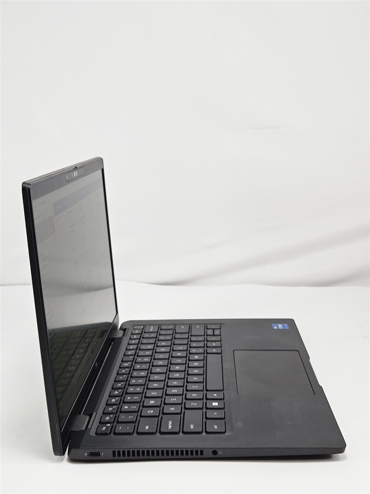 Dell Latitude 7430 14″ i7-1265U 16GB RAM 256GB SSD Thunderbolt 4 No OS