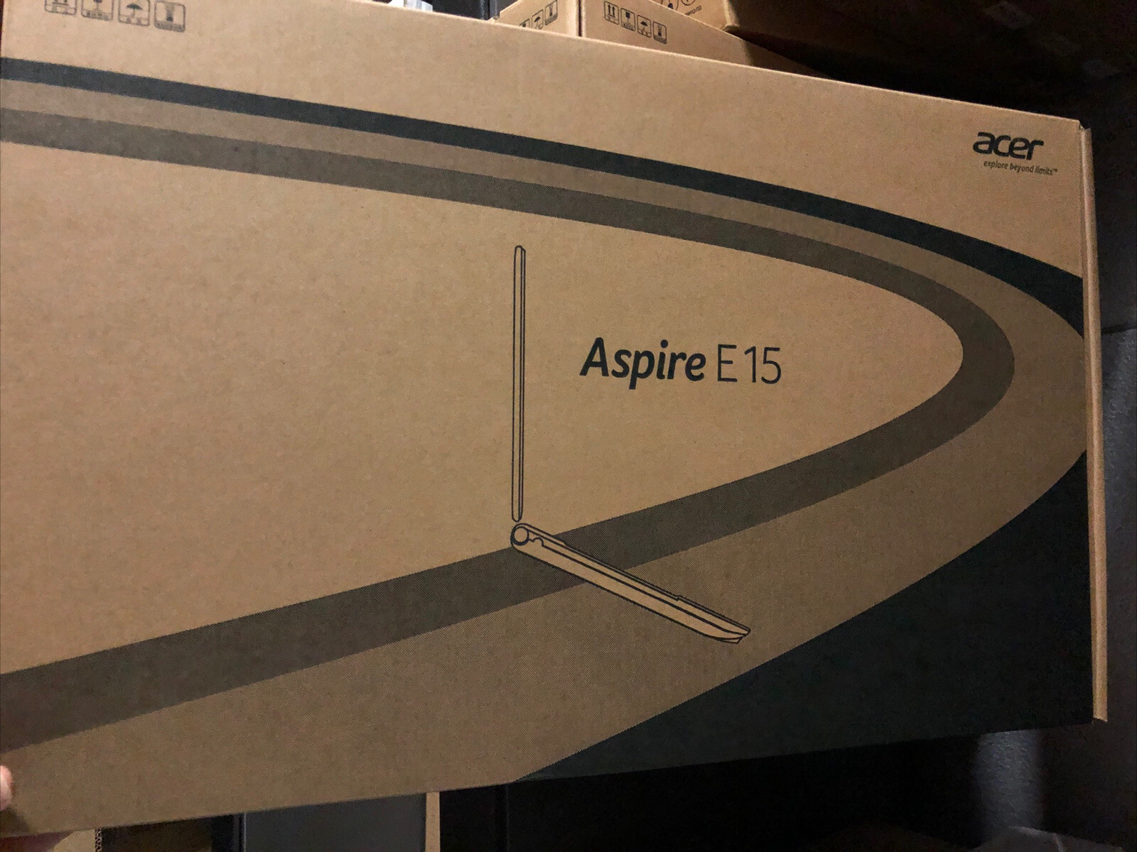 Acer Aspire E 15 E5-571-7776 15.6-Inch Laptop (Titanium Silver)