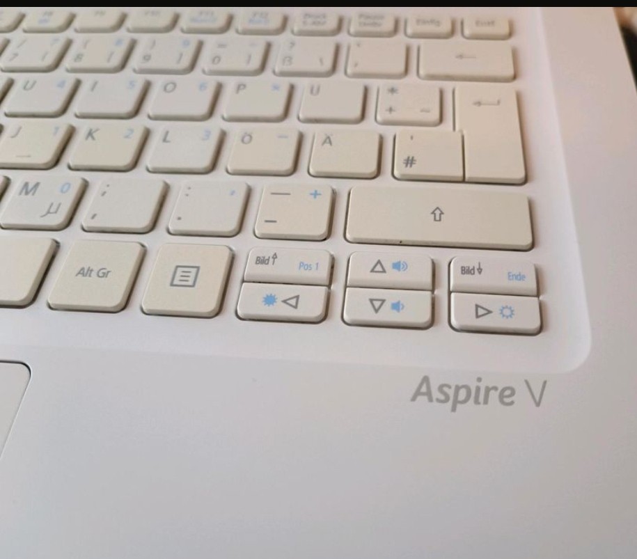 Acer Laptop Notebook PC i3, V 2.00 GHz, 4 GB, 200 GB SSD HDMI