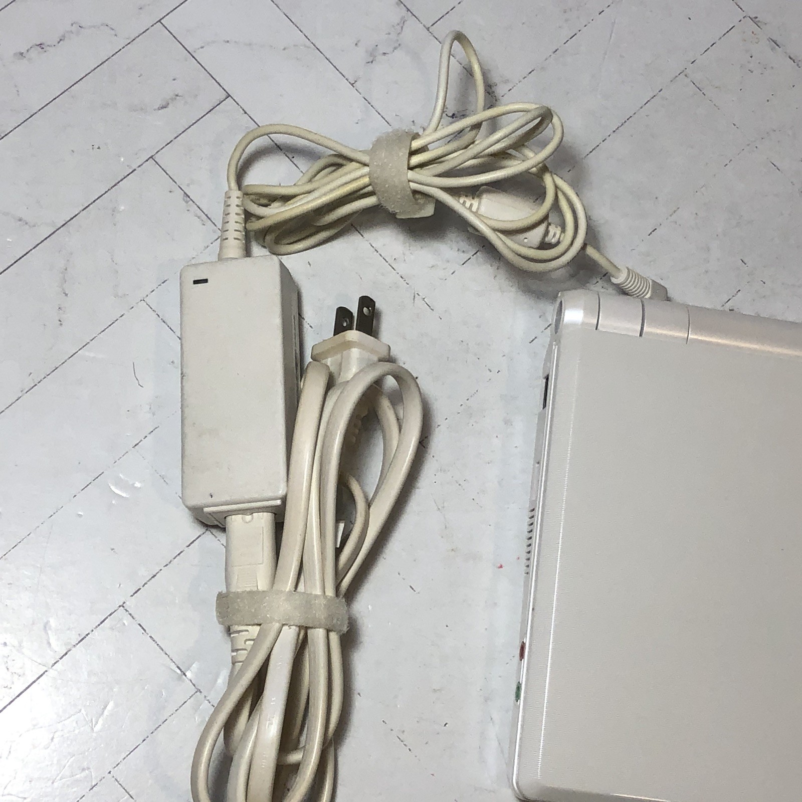 Asus Eee PC 900A Laptop 1.60 GHz, 1 GB RAM