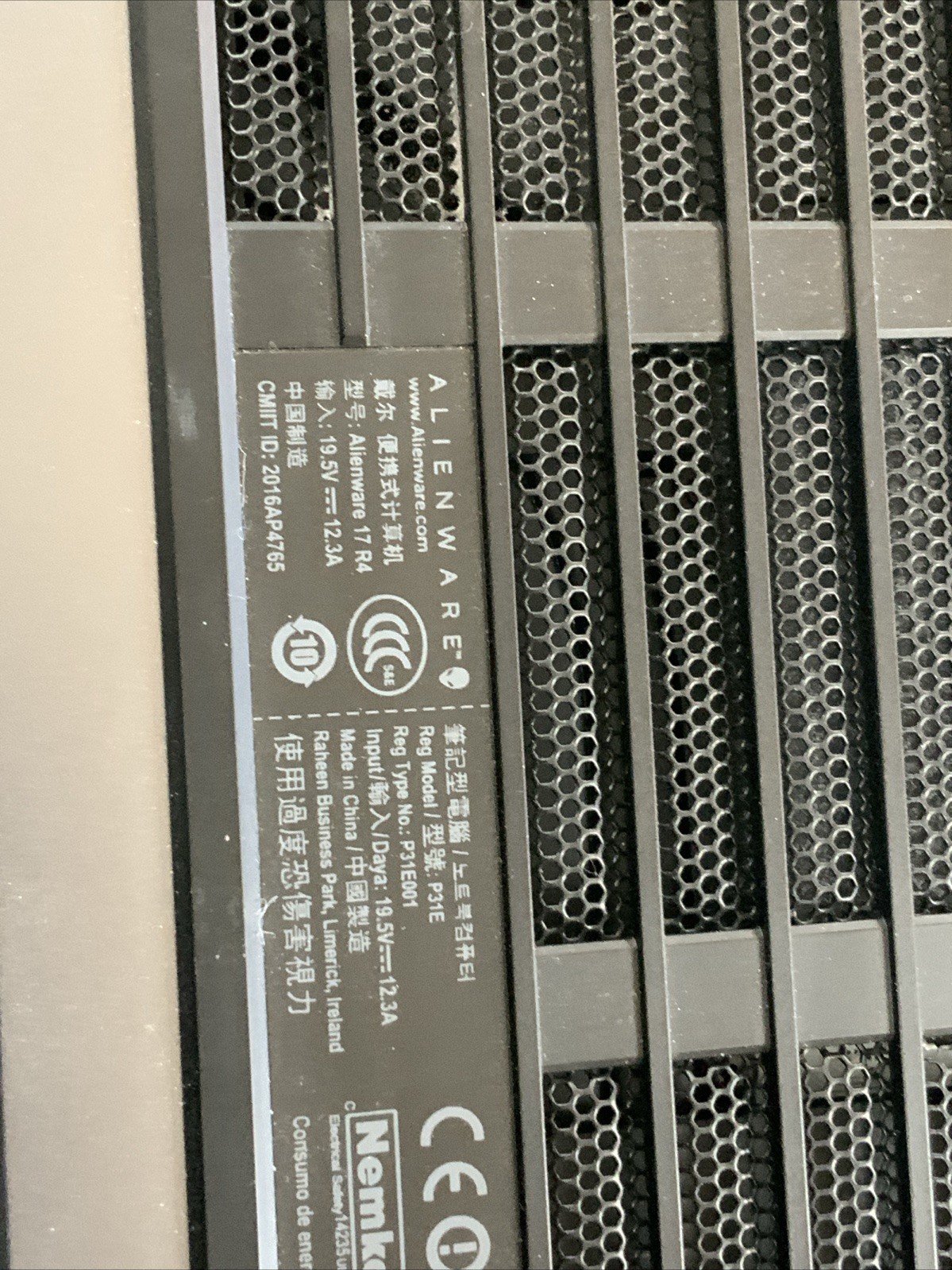 Alienware 17 R4 Intel Core i7 NO HDD Memory For Parts/Repair BXPC
