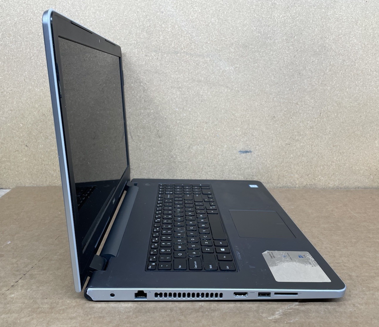 Dell Inspiron 17 5000 Series 17.3” | Intel i5-6200U| 4gb Ram | NO HDD/OS *READ*