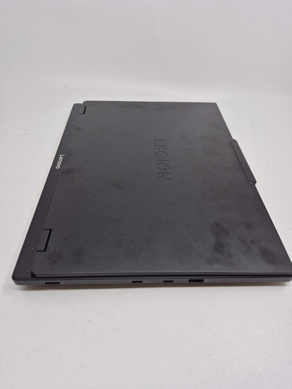 Lenovo legion 5 15.6″ i7-14700HX 2.1GHz 16GB RAM 1TB SSD GeForce RTX 5050