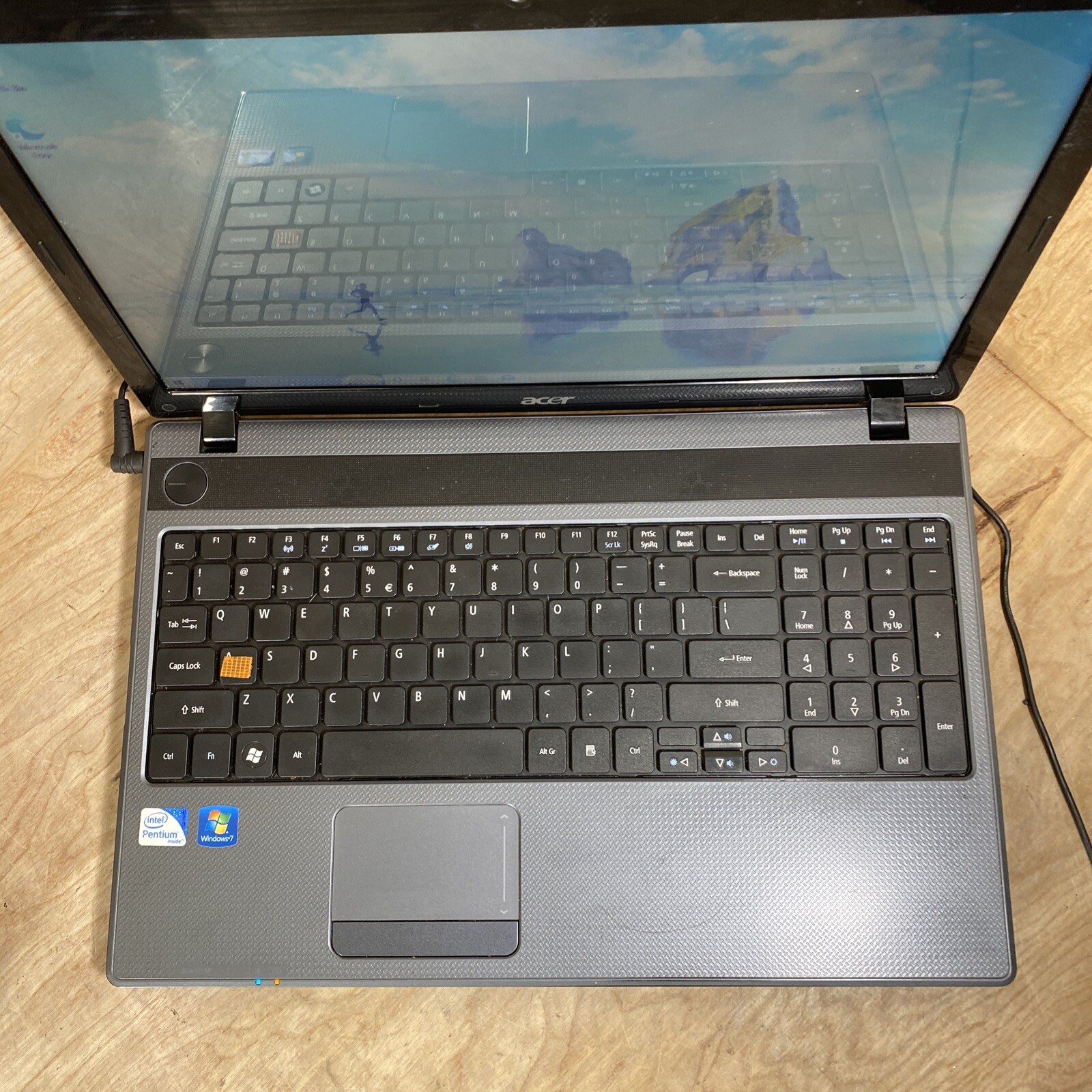 Acer 5733Z-4477 Pentium P6200@2.13GHz | 4GB | 500GB HDD | W10H | BAD BATT | READ