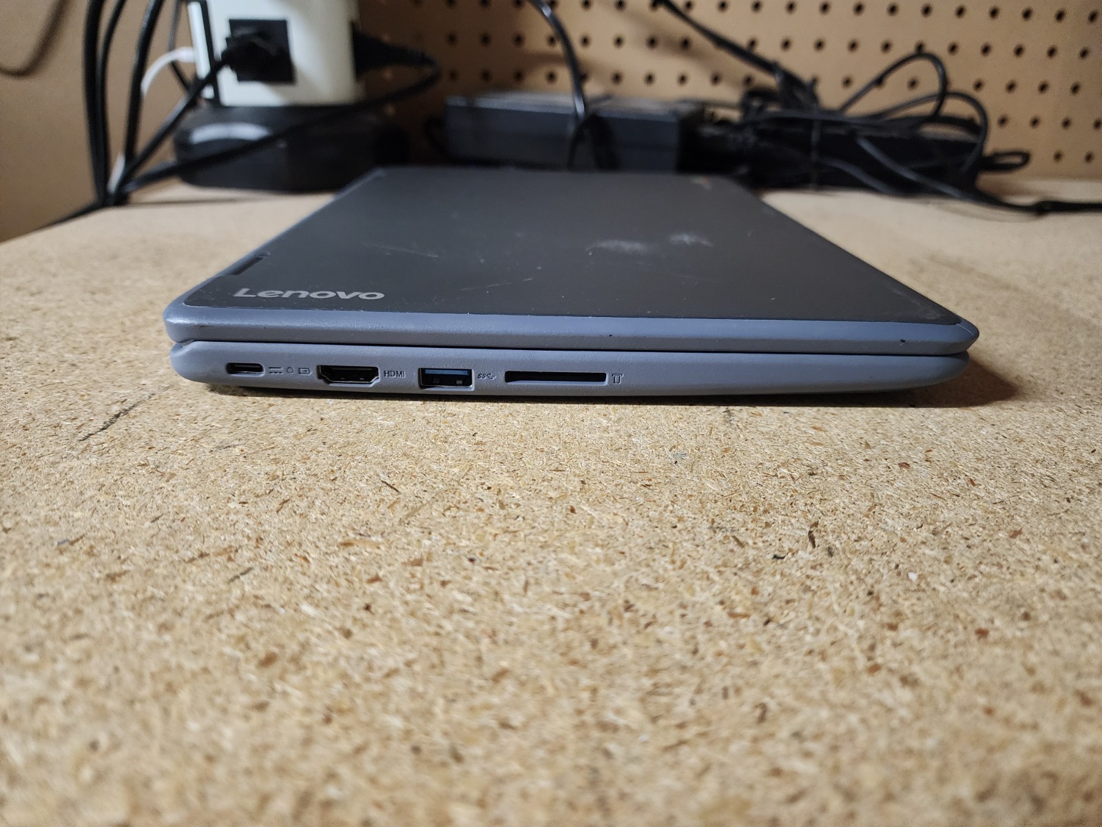 Lenovo Flex 11 Chromebook 11.6″ Mediatek 8173C 4GB RAM 32GB eMMC