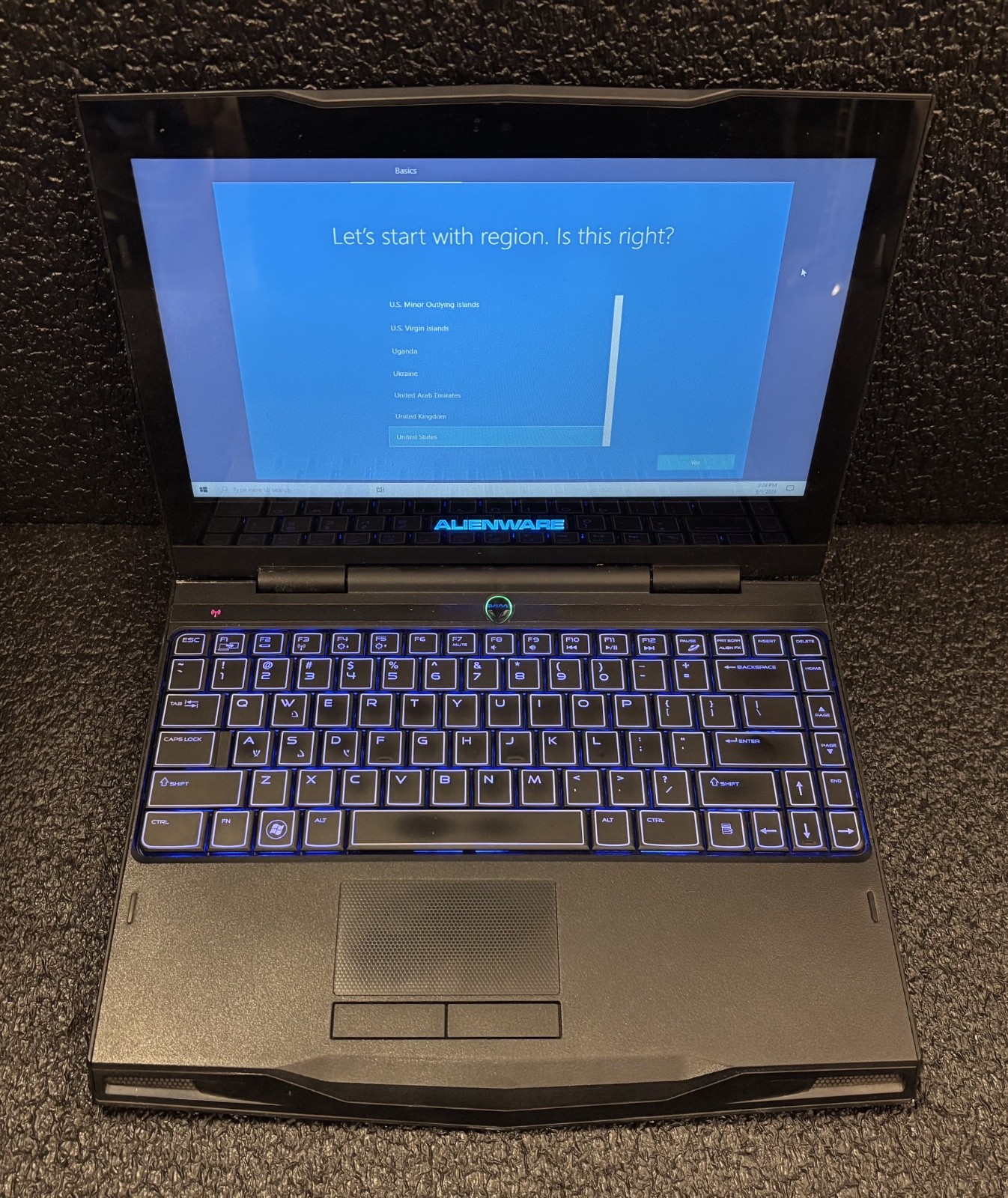 Alienware M11x R2 Gaming Laptop 11.6” i5 U520 | 8GB | 250GB HD | GT 335M | READ!