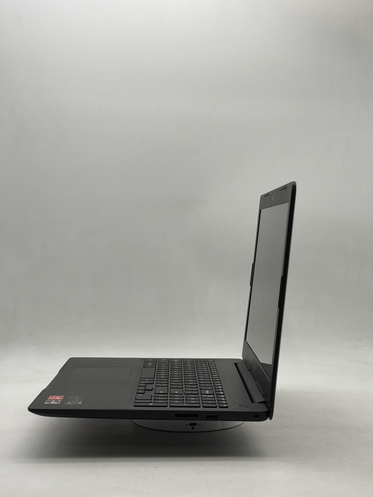 Dell Inspiron 3585 15.5″AMD Ryzen 3 2200U 8GB NO SSD NO OS — (READ)