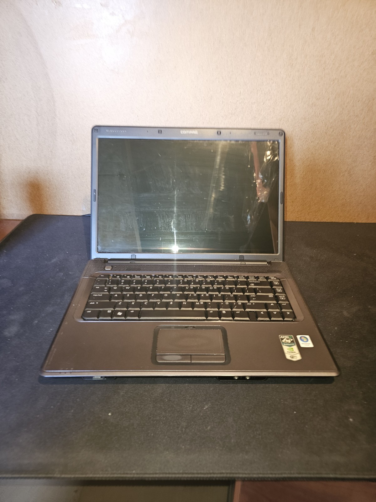Compaq Presario F700 Laptop AMD Athlon Dual Core with Memory and DVDRW, No OS