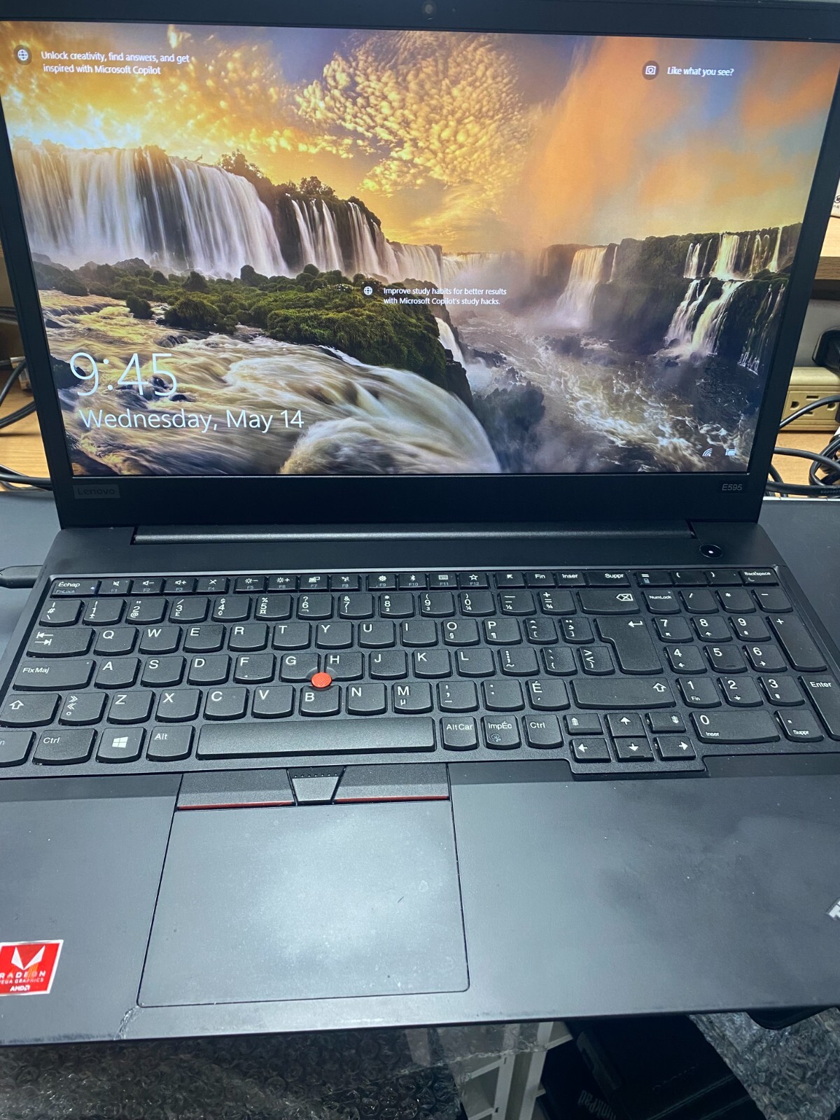 Lenovo ThinkPad E595 15.6” Laptop AMD Ryzen 7 3700U 2.3GHz 8GB 256GBWin 10pro