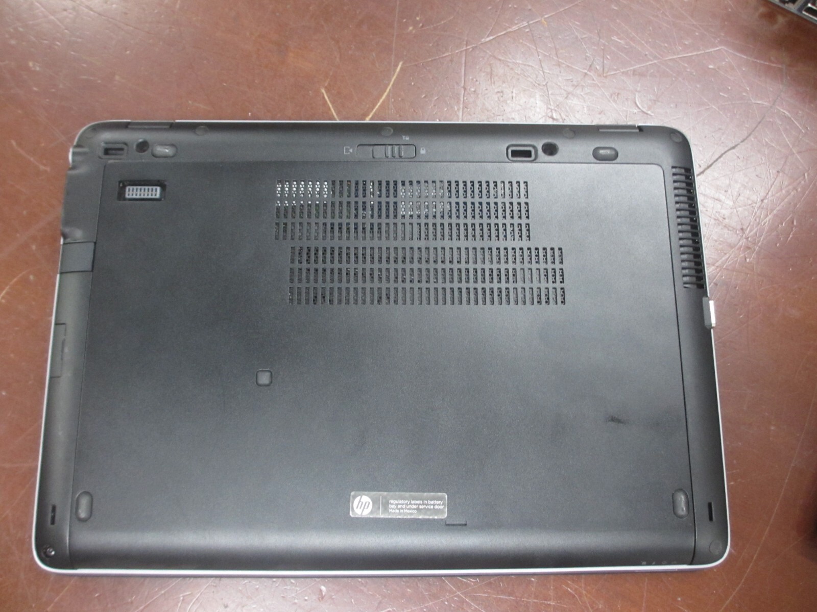 HP EliteBook 840 G2 14″ i5-5300U 2.30GHz 8GB 256GB SSD Laptop w/ AC [NO OS]