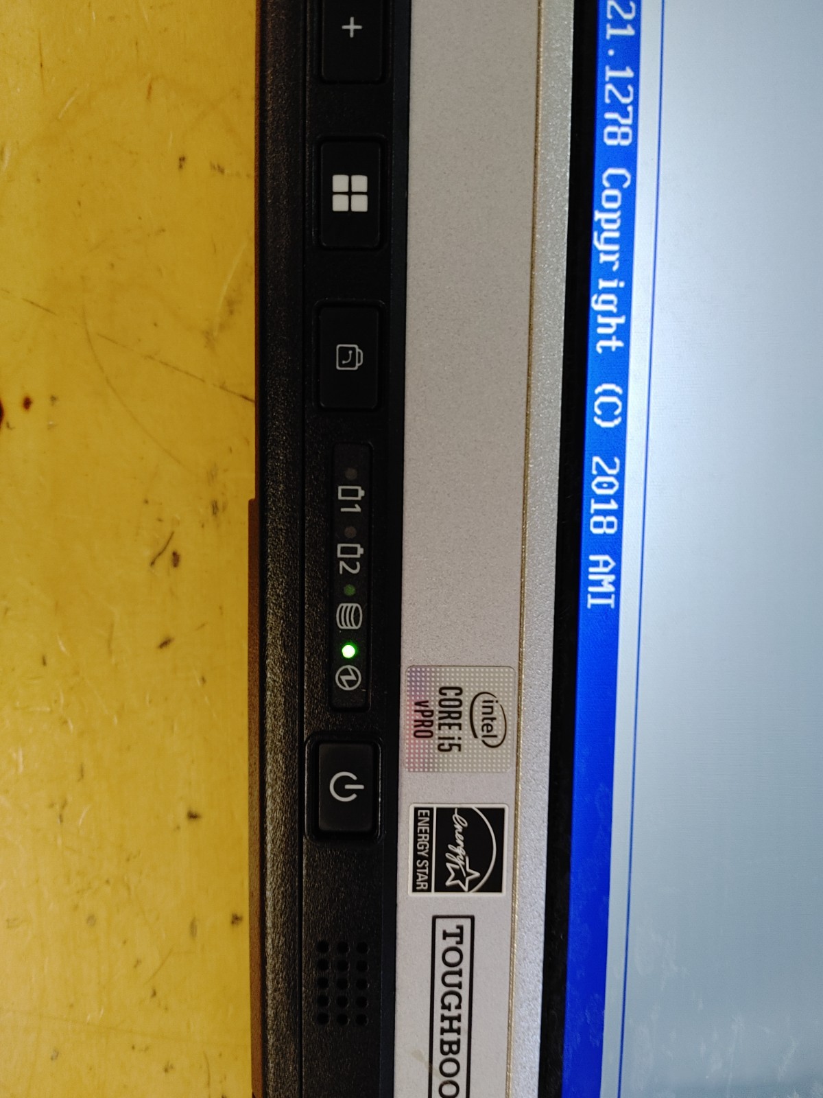 Panasonic Toughbook CF-33 Core i5-10310U@1.70GHz, 16GB RAM , 512GB SSD , NO OS