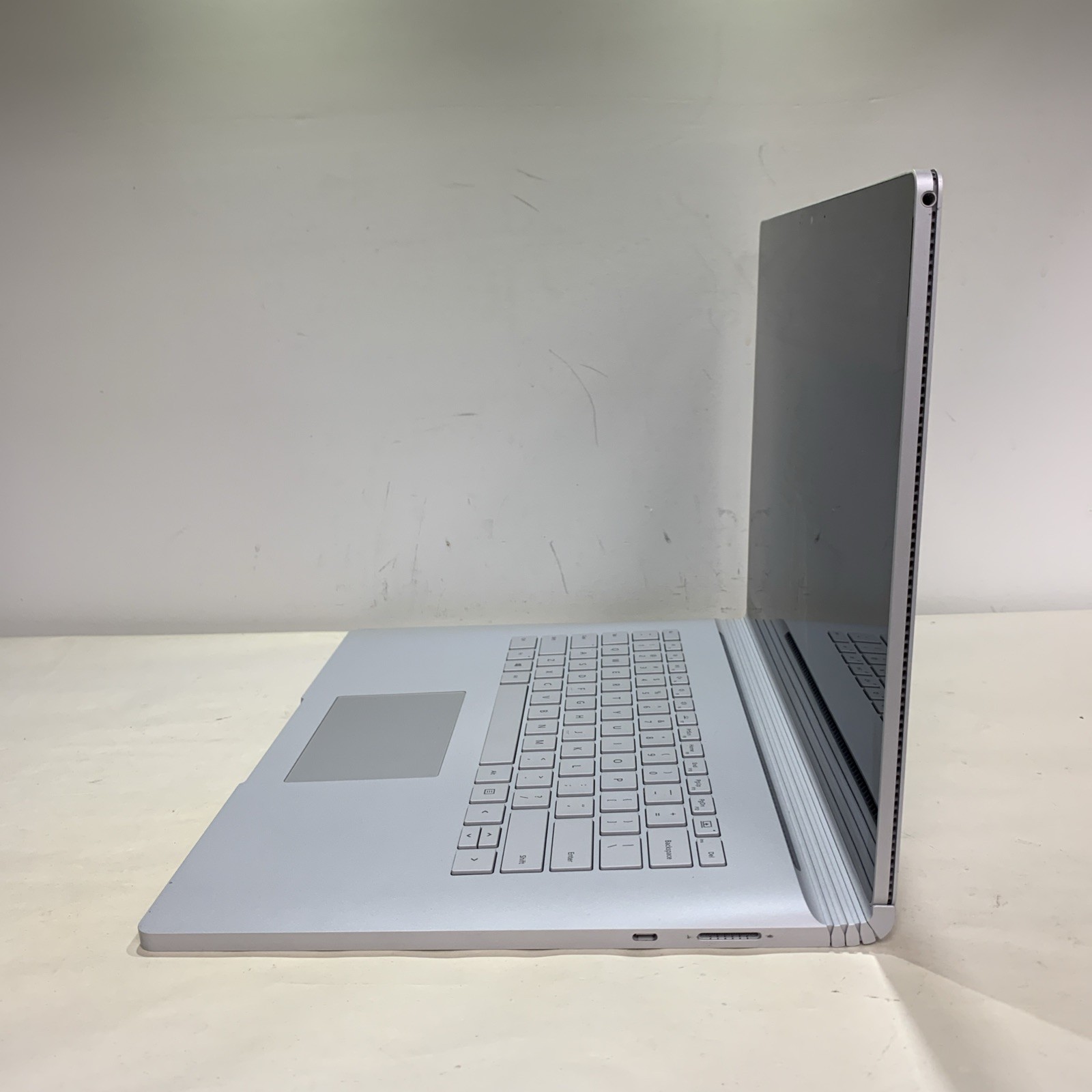Microsoft Surface Book 2 i5-8350U 16GB RAM 256GB SSD Win11 Pro