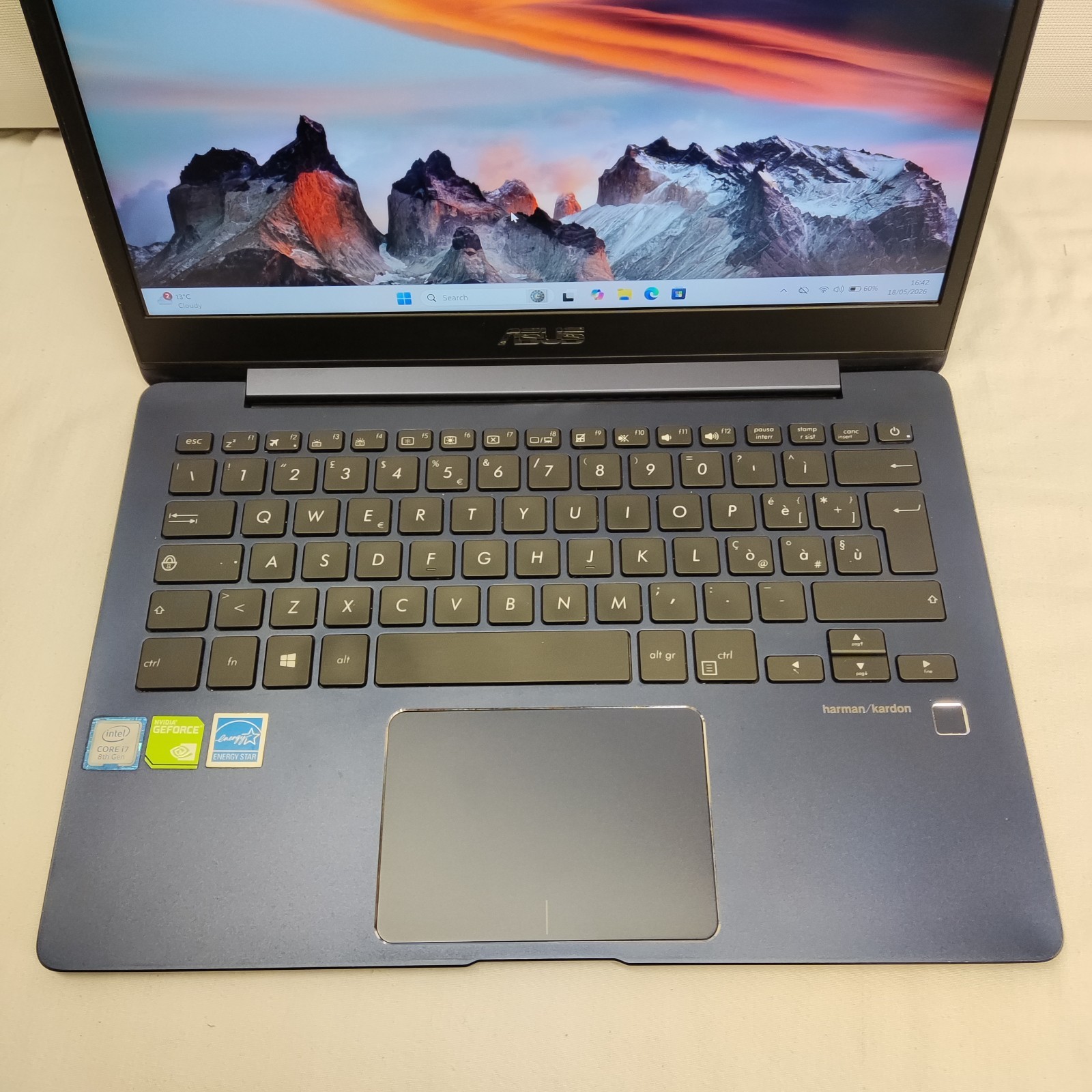 ASUS ZENBOOK UX331U 8GB RAM CORE I7-8550U NVIDIA GEFORCE MX150 512GB SSD LAPTOP