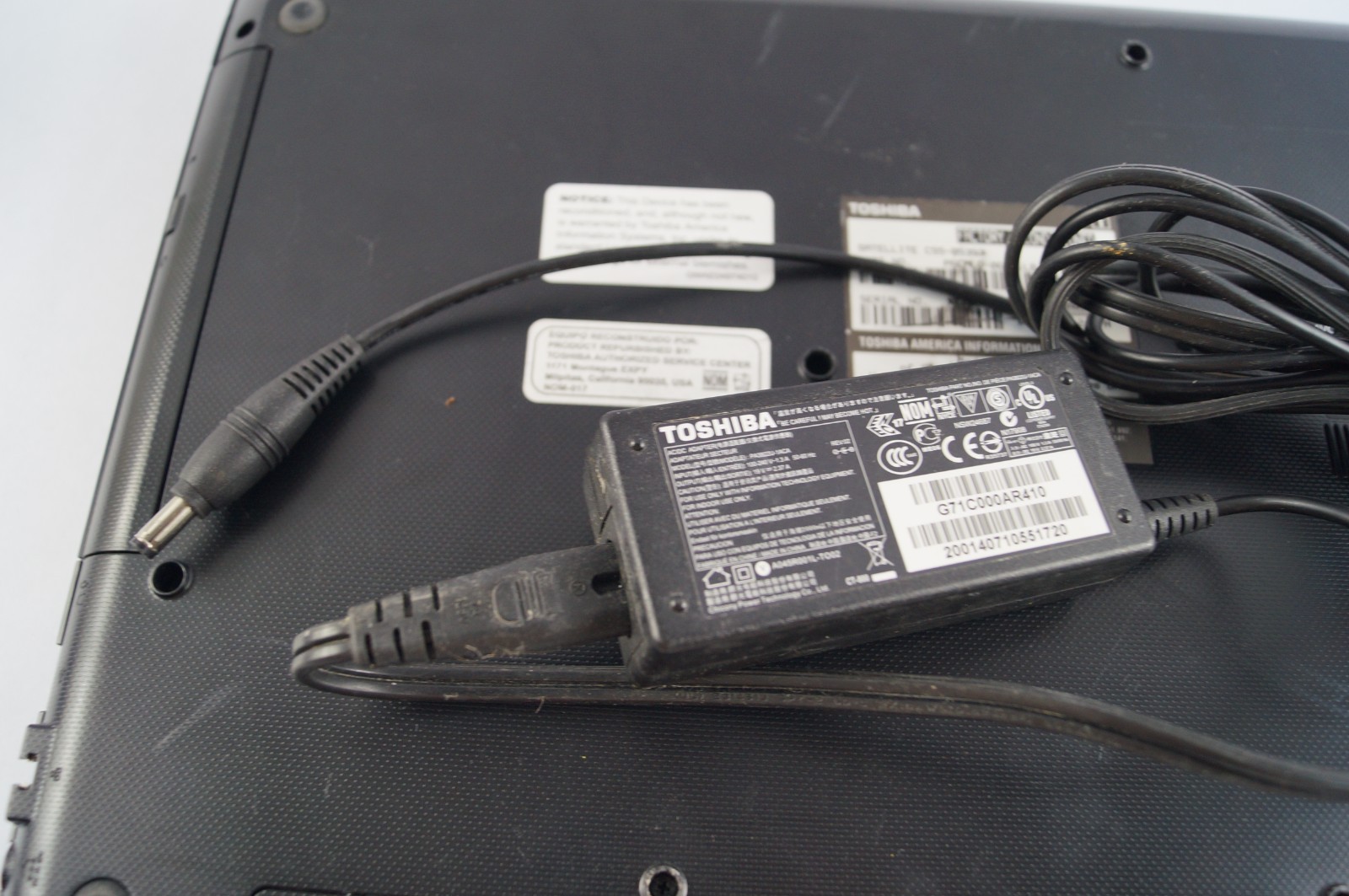 TOSHIBA Satellite C55B5353 15.75″ 2.16GHz 4GB Mem READ WORKING PoR C152