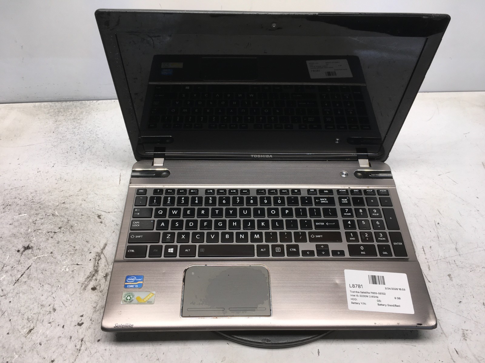 Toshiba Satellite P855-S5102 Intel i5-3230M 2.6GHz 8 GB NO HDD