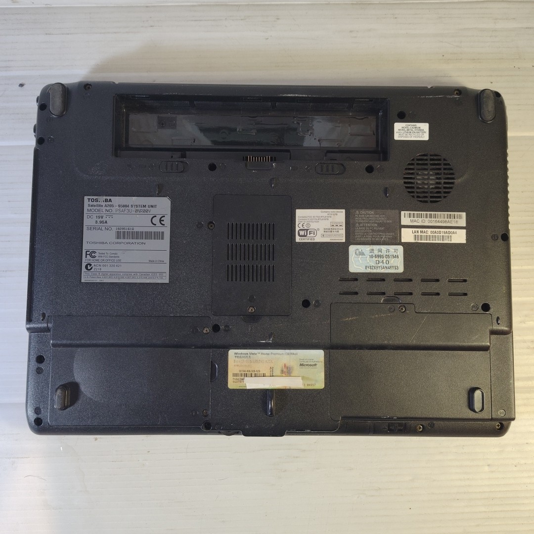 Windows Vista Toshiba Satellite: A205-S5804 Pentium T2330, 1GB RAM, 120GB HDD