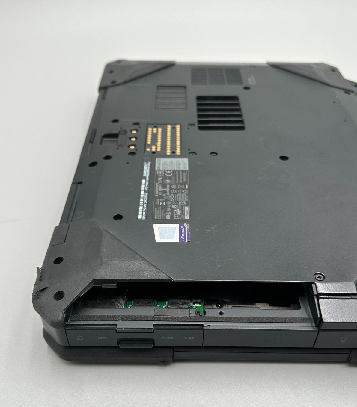 Dell Latitude 14″Rugged 5414 i5-6300U NO SSD/CADD 8GB DDR4 Black Laptop C/READ