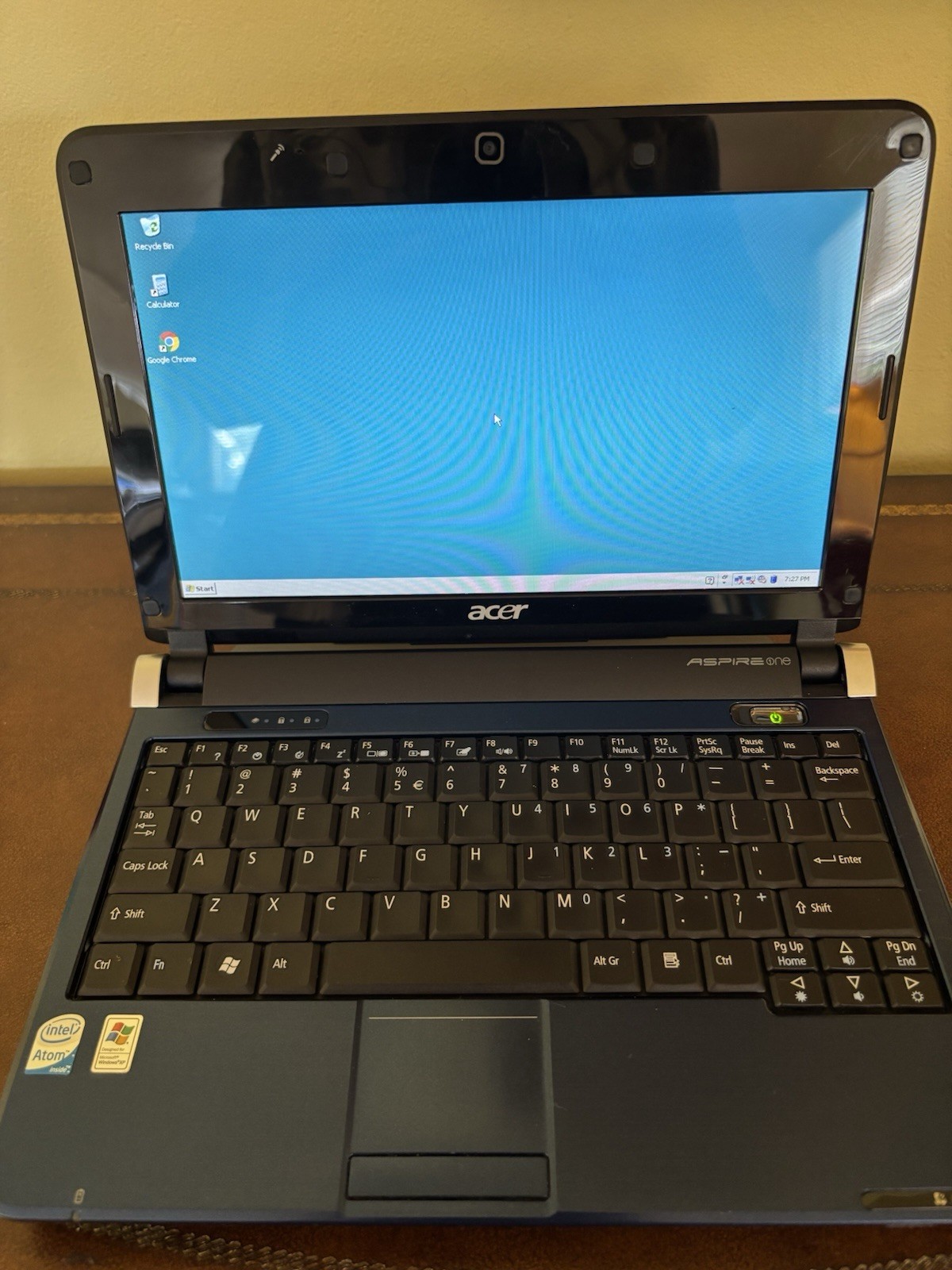 Acer Aspire One 10.1″ Netbook 1GB / 120GB Navy Blue with Padded Carry Case