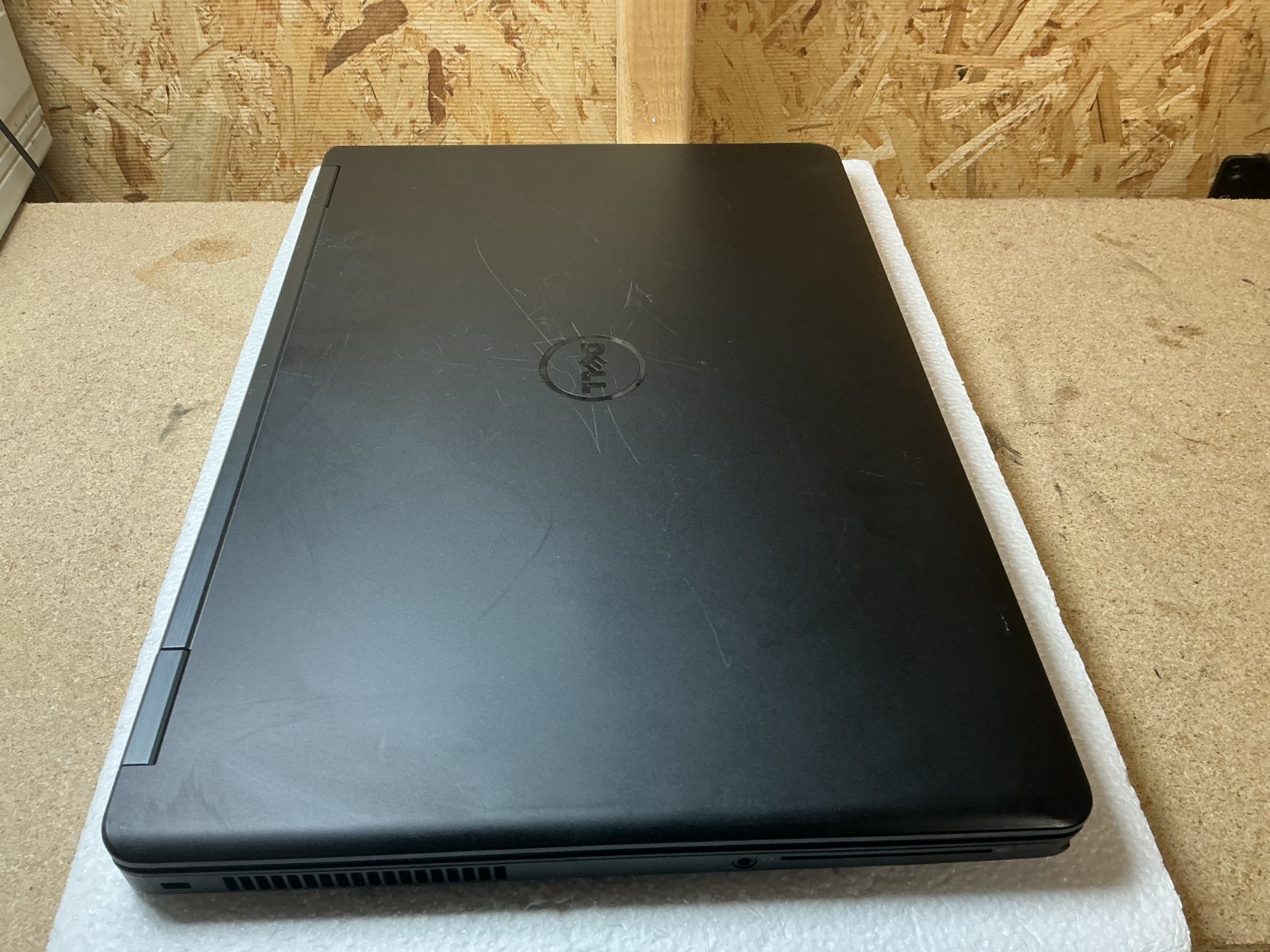 Dell latitude E5550 laptop core i7-5600U 2.60GHz 8GB Ram Windows 10 Pro