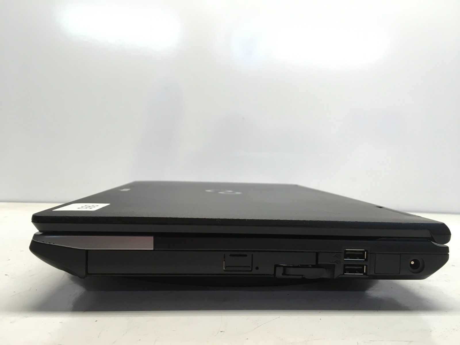 Fujitsu LifeBook E752 Intel i5-3340M 2.7GHz 4 GB NO HDD