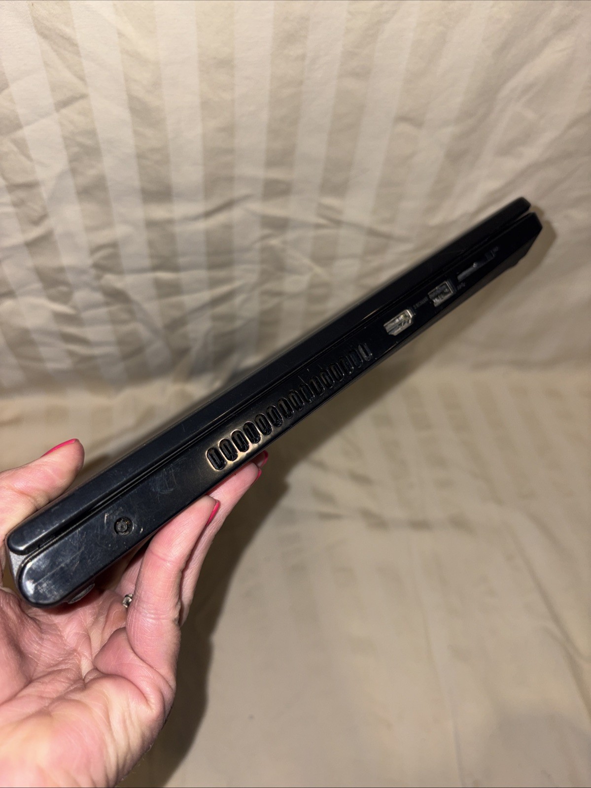 Dell Inspiron 5552 15.6″ Notebook – Pentium N3700 1.60 Ghz, 4 GB, 500 GB, Win 11