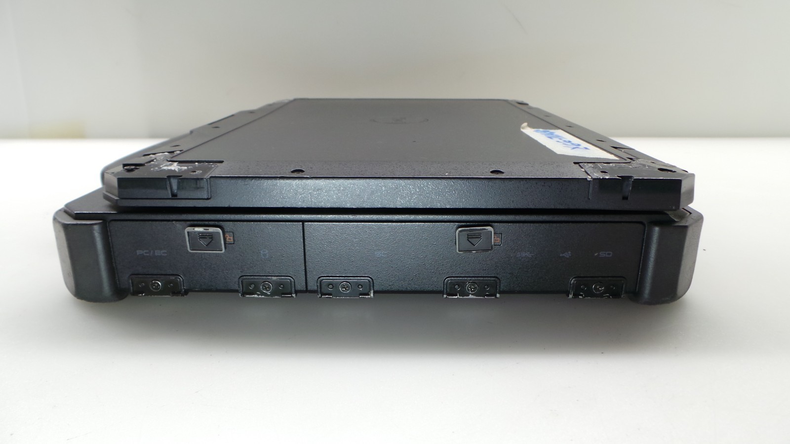 Dell Latitude 14 Rugged 7404 14″ | i5-4300U 1.90GHz | 4GB RAM 128GB SSD | NO OS