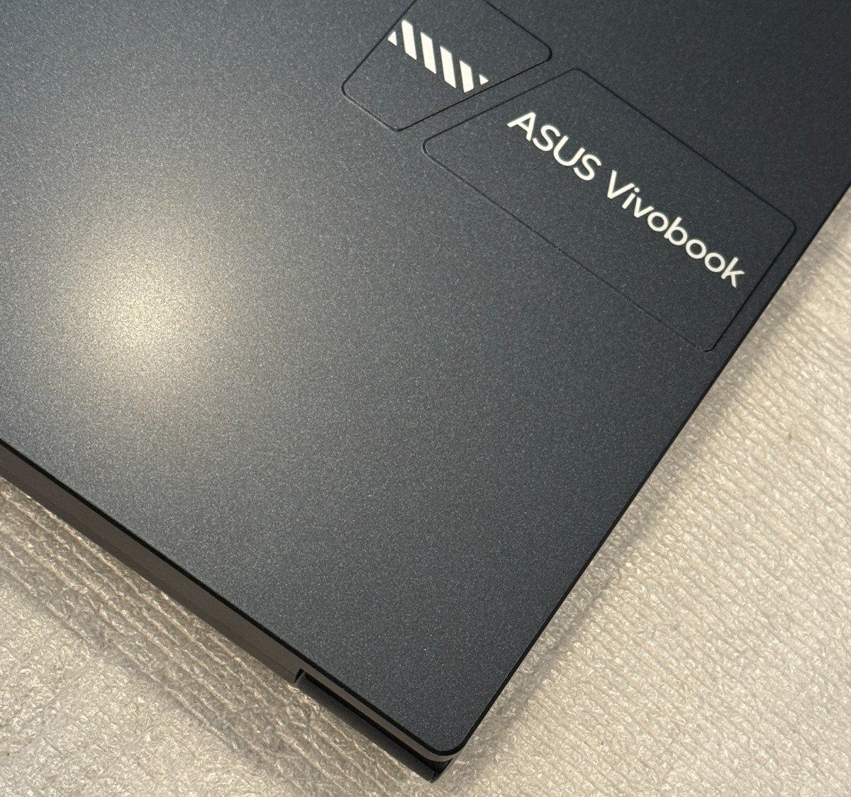 Asus Vivobook 14 14″ FHD Laptop i7-1355U 12GB 512GB SSD Sleeve X1404VA-I712512