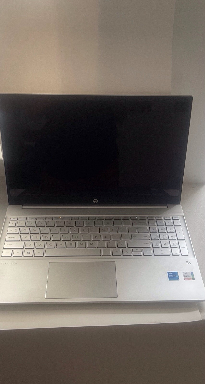 HP PAVILION 15.6” TOUCHSCREEN 2.5GHz i5-1155G7 12GB RAM 512 GB SSD – EXCELLENT