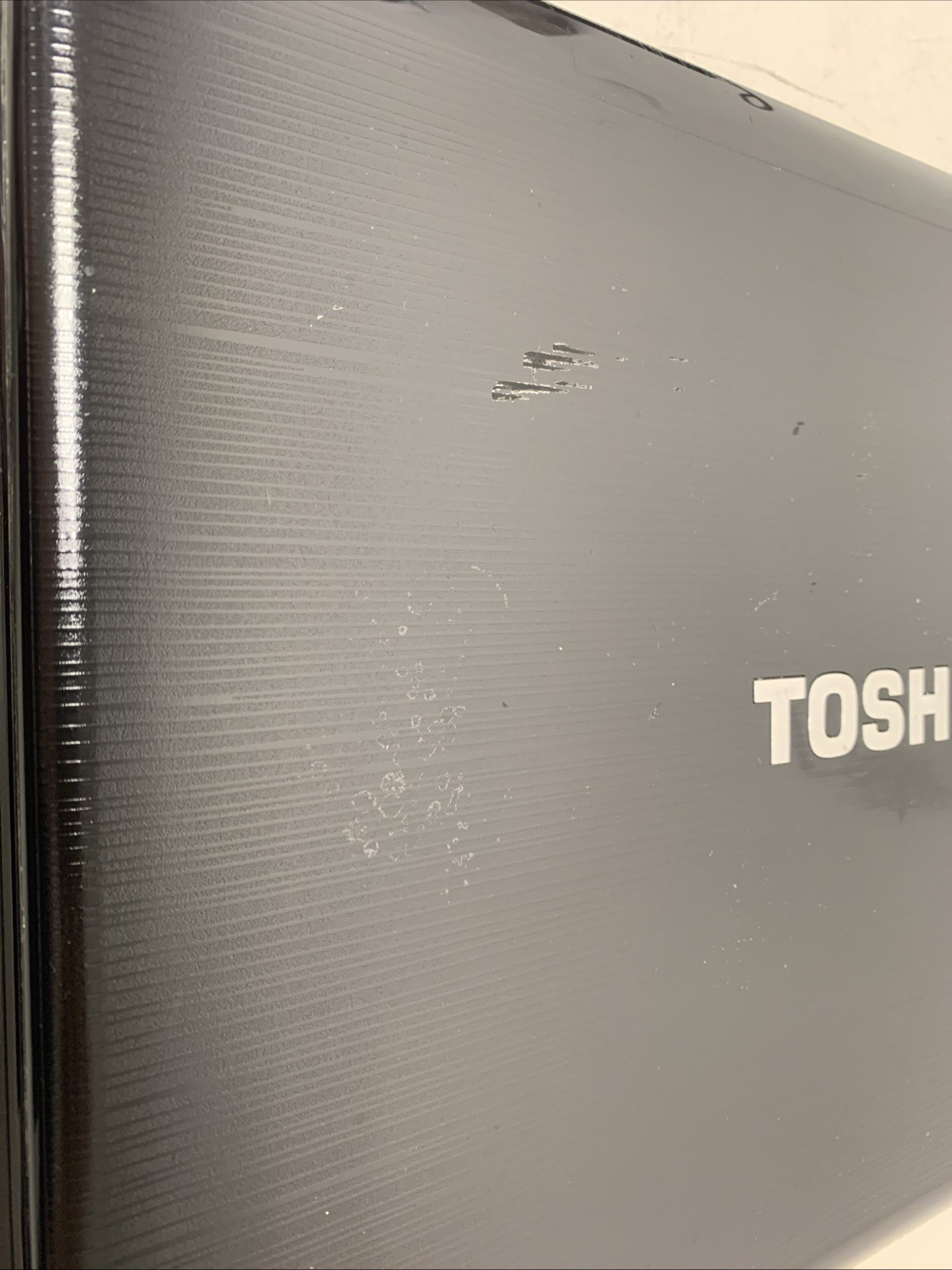 Toshiba Satellite P755 15.6” Intel i7-2670QM@2.20GHz 12GB RAM 500Gb HDD WIN 10