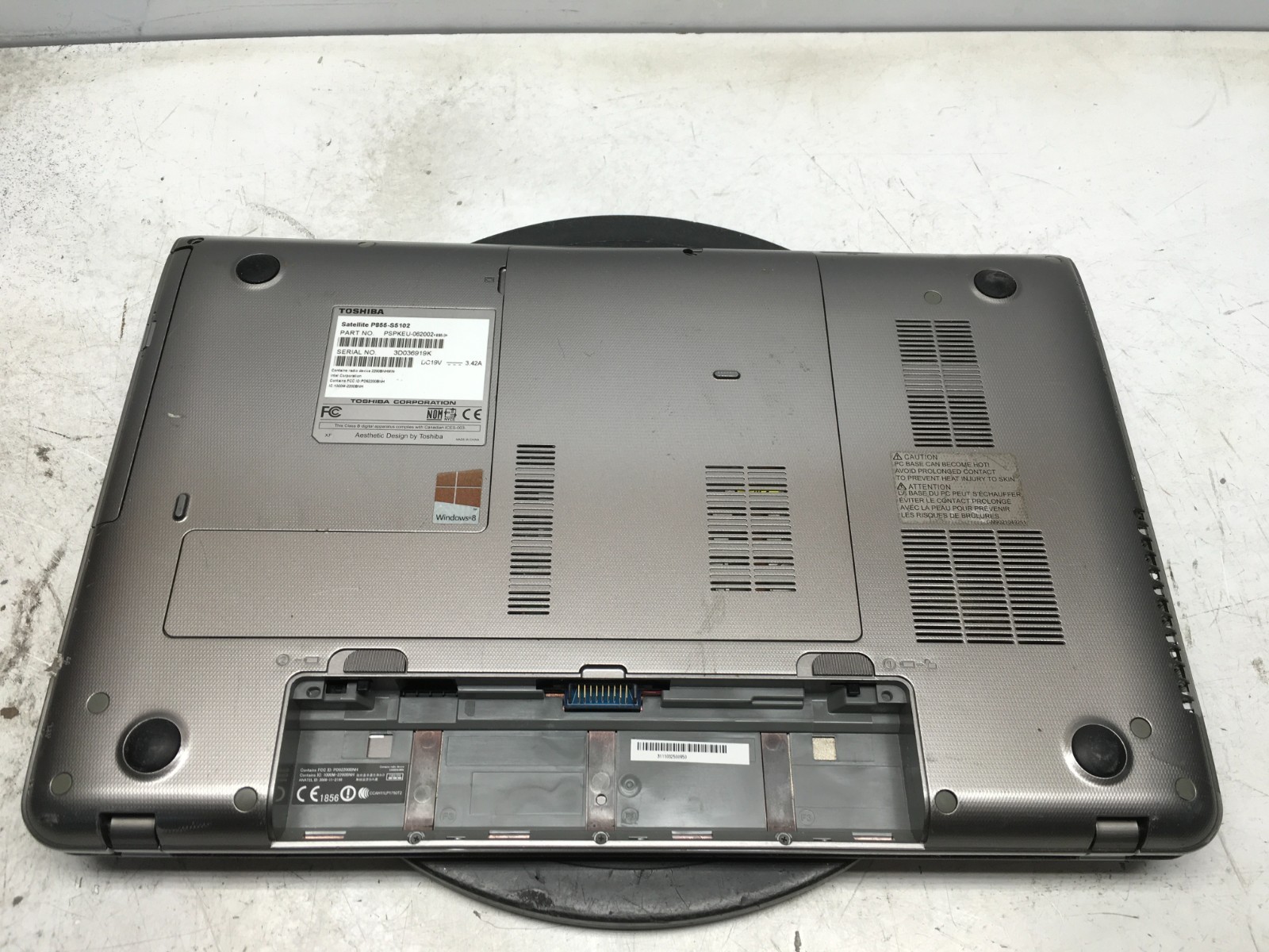 Toshiba Satellite P855-S5102 Intel i5-3230M 2.6GHz 8 GB NO HDD