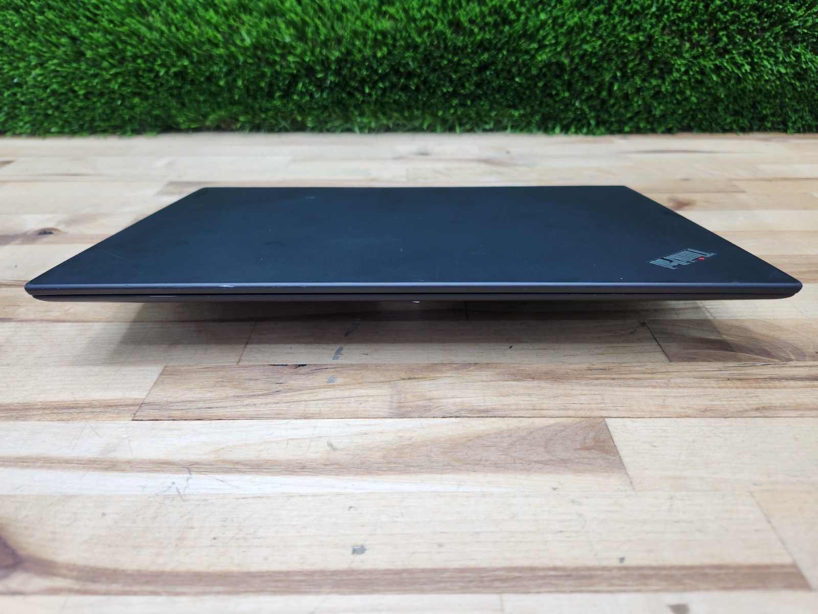 Lenovo ThinkPad X1 Carbon 5th Gen 14″ QHD i7-7500U 8GB 256GB SSD Windows 11 Pro~