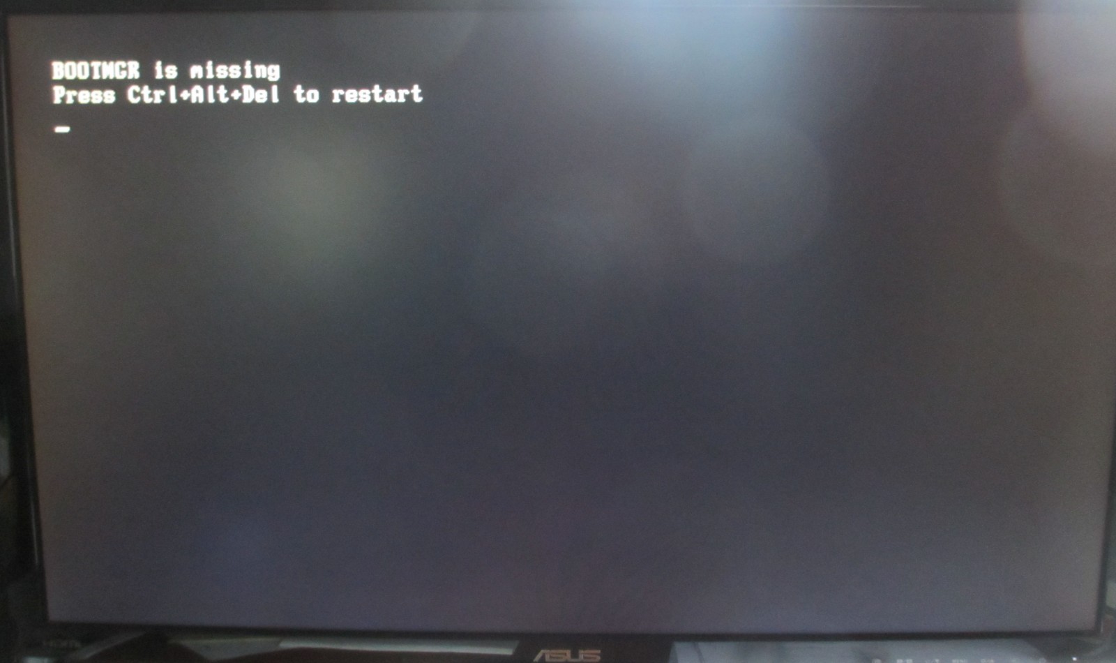HP Pavilion dv5 Laptop/Notebook PC For Parts/Repair with AC Adapter, AMD 2.4GHz