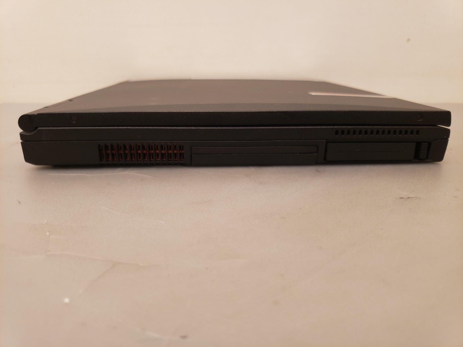 Vintage Compaq EVO N610C Laptop Pentium 4 1.8GHz 768MB 60GB WinXP Pro SP2