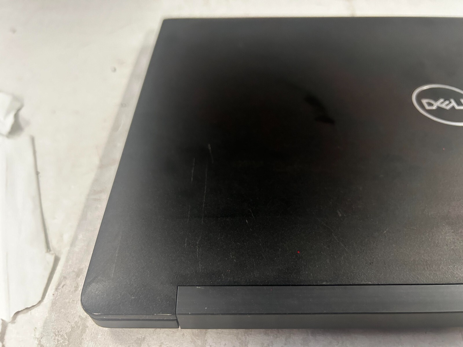 Dell Latitude 7490 14 in (256GB SSD, Intel Core i7 8650U, 3.9 GHz, 16GB) Laptop